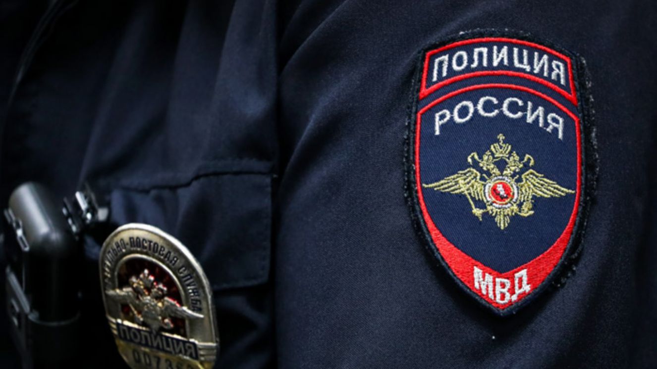 В Брянске проверяют инцидент с разбитым зеркалом автомобиля